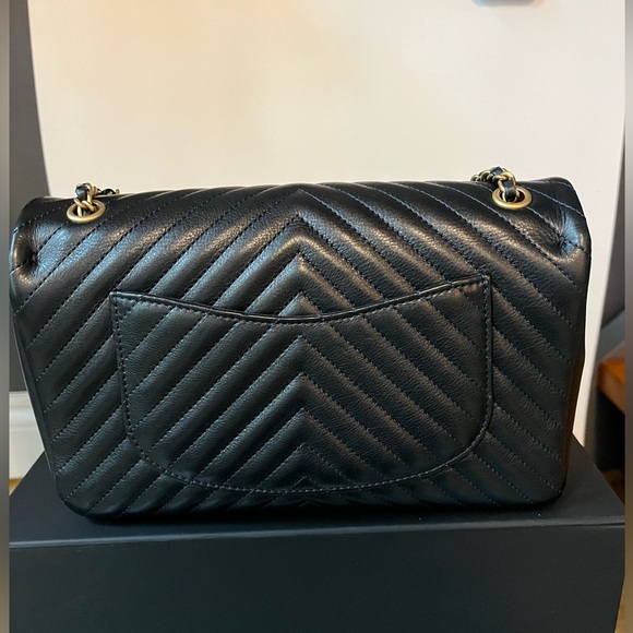 Chanel Chevron Rock The Corner Flap Bag - Picture 4 of 12